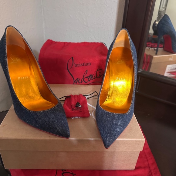 Christian Louboutin - Picture 5 of 5